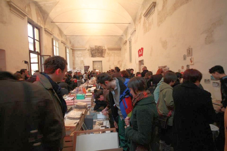 215833_366610573453487_1147132679_n